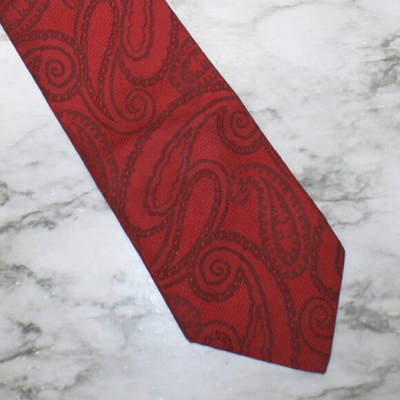 JOSEPH A. BANK Neck Tie Red Large Paisely Print Silk Necktie Accessory Office - Picture 5 of 11